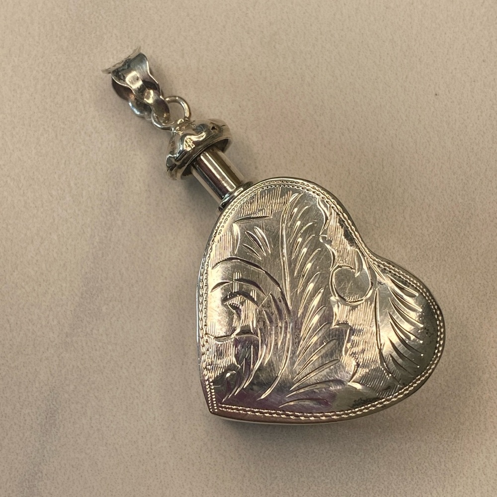 Antique vintage 50's sterling silver 925 perfume poison pendant